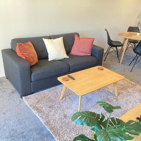 Cheerful 2 Bedroom Townhouse In Addington! Christchurch Eksteriør billede